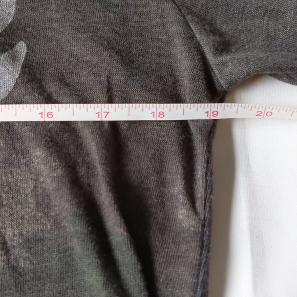 Hide and Seek tee by Byron McCoy - Picture 4 of 5